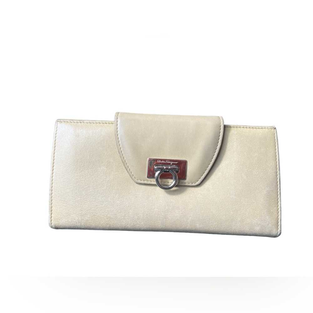 EUC Salvatore Ferragamo wallet